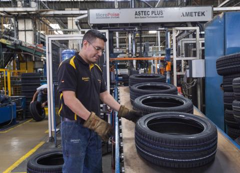 El alza del arancel al 50 % para Colombia desata cr&iacute;ticas del sector productivo