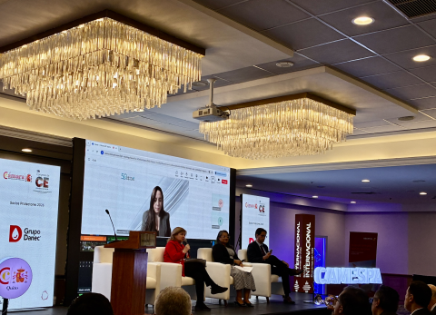 Aranceles, seguridad jur&iacute;dica y aduanas marcaron congreso de comercio exterior