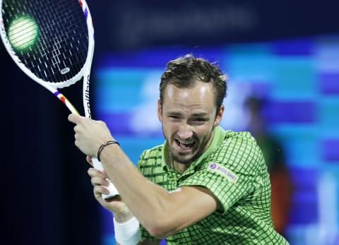 Medvedev campe&oacute;n en Dubai: Griekspoor no jug&oacute; la final por lesi&oacute;n