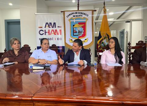 Sector productivo de Manab&iacute; propone Megapuerto Hub y busca respaldo internacional