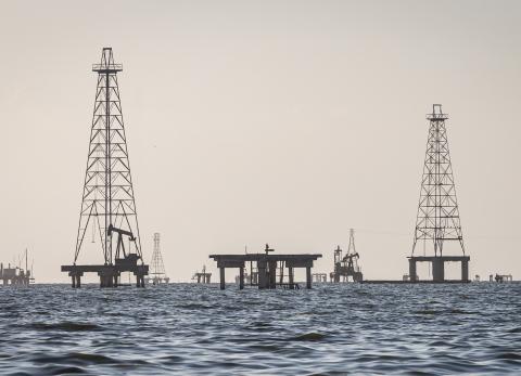 La OPEP+ anuncia un aumento de extracci&oacute;n de crudo en 206.000 barriles por d&iacute;a