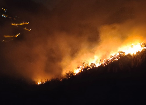 Incendio forestal entre Cuenca y Paute fue controlado tras 11 horas de labores