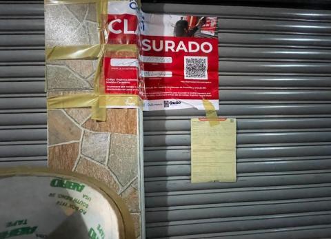 Clausuran bar clandestino en Tumbaco con cientos de personas consumiendo licor
