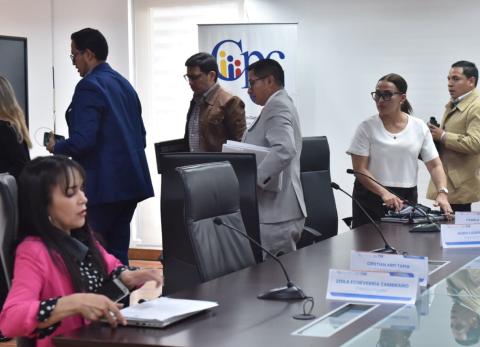 Comisi&oacute;n no pudo sortear los expedientes de los postulantes a Fiscal General