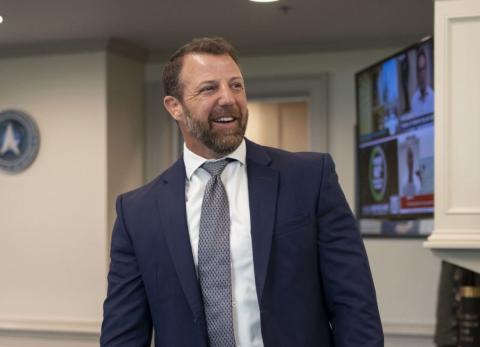 Trump nombra al senador Markwayne Mullin como jefe de Seguridad Nacional de EE.UU.