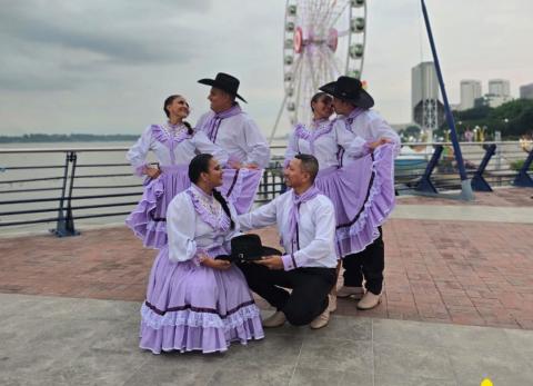 Ecuador baila su memoria: el folclore como ra&iacute;z viva de identidad