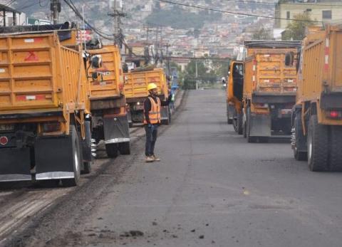 &iquest;Qu&eacute; v&iacute;as de Quito est&aacute;n paralizadas por falta de asfalto?