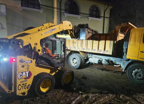 Lluvias en Quito causan inundaciones, deslizamientos y colapso de casa patrimonial