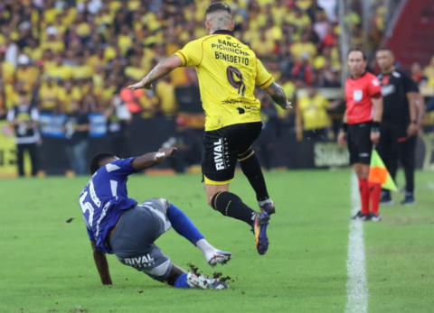 Barcelona supera a Emelec con Benedetto como h&eacute;roe del cl&aacute;sico