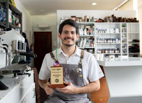 Jonathan D&aacute;vila: el catador de caf&eacute; que va por el mundial en Tailandia