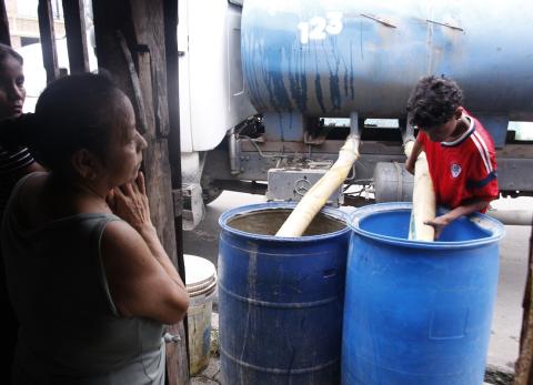 &ldquo;No merecemos estar sin agua, es inhumano&rdquo;: el grito en Dur&aacute;n por la escasez