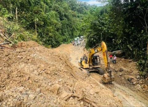 Deslave bloquea el paso en la Cuenca - Molleturo - El Empalme hasta el fin de semana