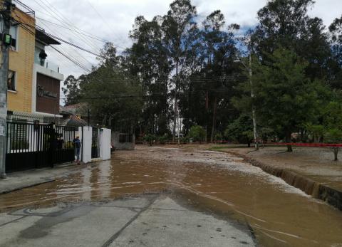 Invierno en Cuenca: r&iacute;o Yanuncay provoca da&ntilde;os e inundaciones