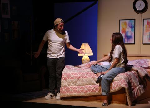 &Eacute;rika V&eacute;lez y V&iacute;ctor Ar&aacute;uz llegan a Quito con una comedia sobre el amor