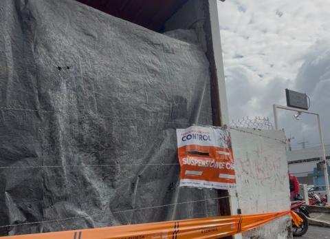 Quito: detectan locales de presuntos tramitadores afuera de centro de matriculaci&oacute;n