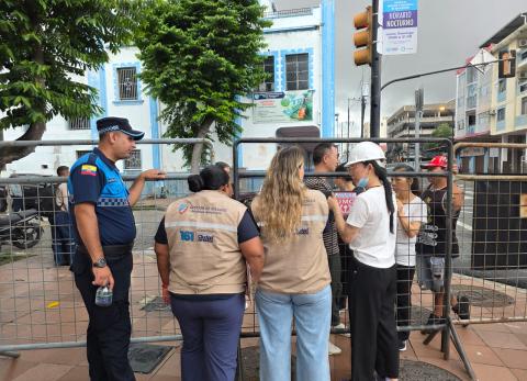 Detienen a tres ciudadanos chinos con $165.000 en efectivo en el Multicomercio