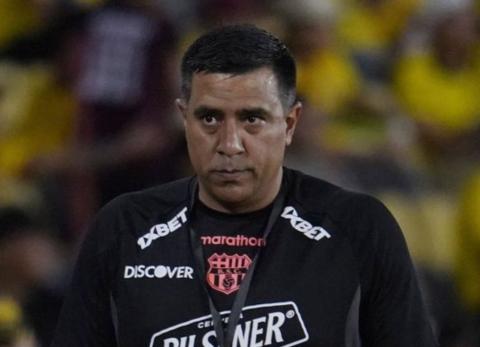 C&eacute;sar Far&iacute;as responde a las cr&iacute;ticas en Barcelona SC y no quiere que le hagan goles
