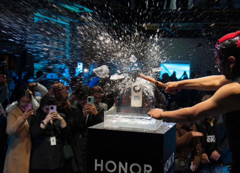 Honor presenta en Quito su nuevo smartphone, Magic8 Lite