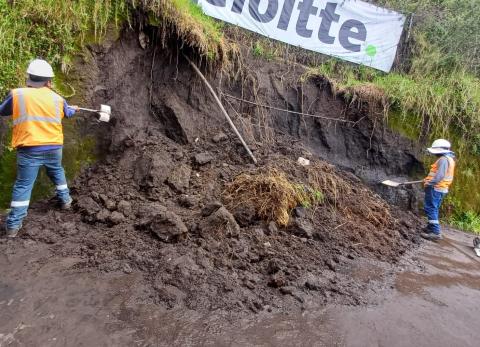 Fuertes lluvias en Quito dejan 14 emergencias y alertan por riesgo de deslizamientos