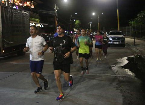 Hacer ejercicio de noche: un acto de resistencia en Guayaquil