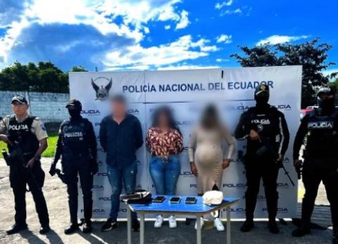 Quito: Tres detenidos por amenazas y robo a j&oacute;venes en Cumbay&aacute;
