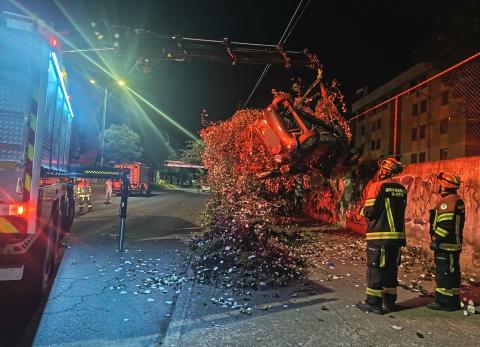 Accidente de tr&aacute;nsito en Quito deja siete heridos tras volcamiento de auto