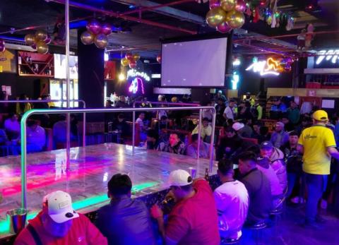 Tres locales clausurados en operativos de control a licorer&iacute;as y discotecas en Quito