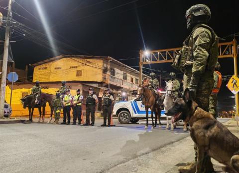 Primer d&iacute;a de toque de queda en Ecuador: la batalla por ganar la narrativa en redes