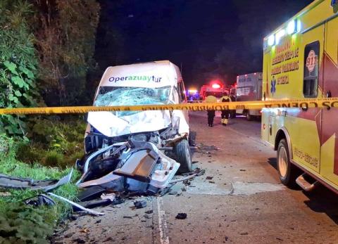 Persona fallece en siniestro de buseta en v&iacute;a Cuenca- Molleturo