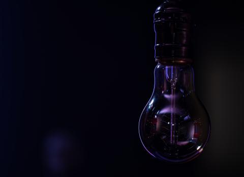 Siguen los cortes de luz en Guayaquil: "Tenemos 40 horas sin energ&iacute;a y no aguantamos"