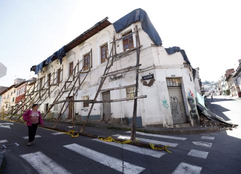 En Quito, las casas patrimoniales ceden ante la humedad y el abandono