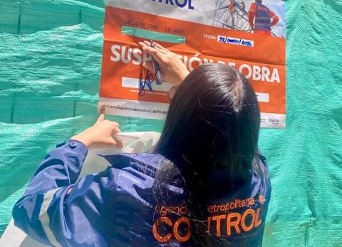 Vecinos alertan por obra sin permisos y retiro de sellos en el norte de Quito