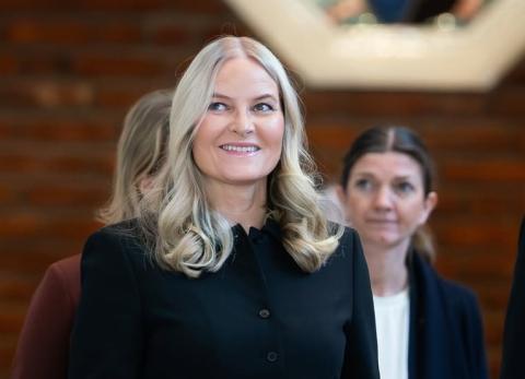 Mette-Marit: Depende de ox&iacute;geno y su imagen cae