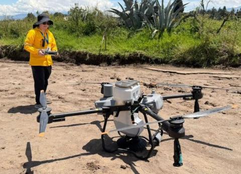 Reforestaci&oacute;n con drones en Quito para recuperar hect&aacute;reas afectadas por incendios