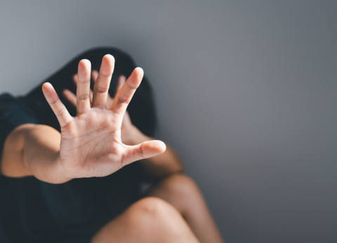 Agresi&oacute;n a mujer trans en Espa&ntilde;a deja cinco detenidas y una joven herida