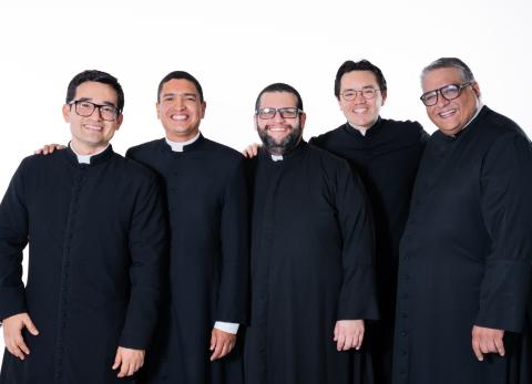 Los Padrecitos: el grupo musical que conquista desde la fe