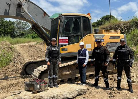 Operativo frena maquinaria de miner&iacute;a ilegal en concesi&oacute;n de la Zona 8
