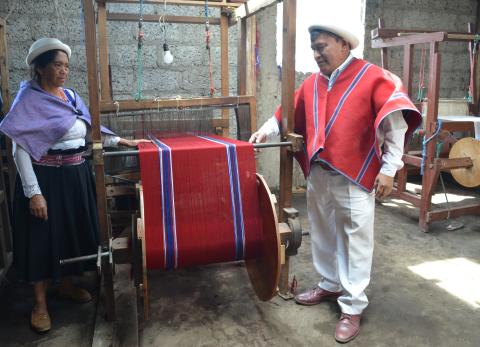 Artesanos de Chibuleo preservan la identidad ind&iacute;gena en sus tejidos
