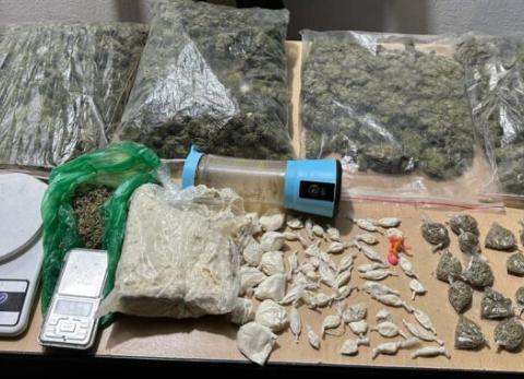 Golpe a Los Lobos en Quito: cuatro aprehendidos por tenencia de sustancias il&iacute;citas