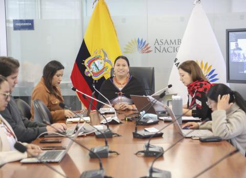 Educaci&oacute;n financiera avanza en Ecuador: &iquest;qu&eacute; cambiar&iacute;a en escuelas y universidades?