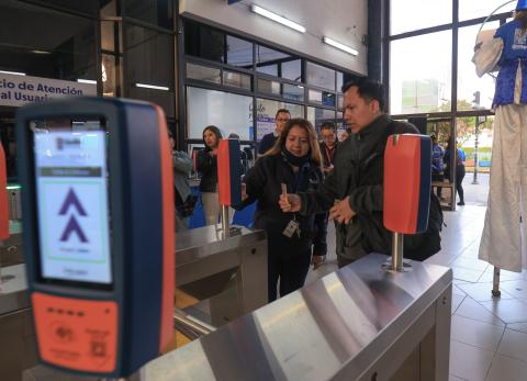 Pago digital avanza en Quito, pero no incluye a buses alimentadores