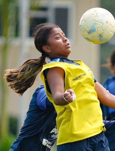 Jeimy Yanza, de jugar con hombres a ser figura de la sub-17 de Ecuador