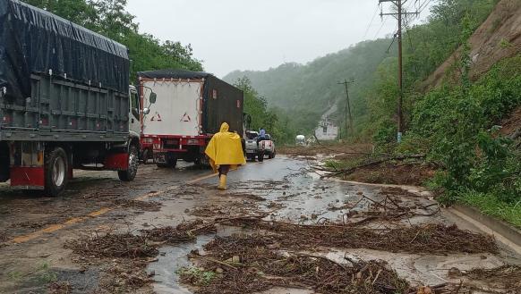 CIERRES VIALES ESMERALDAS