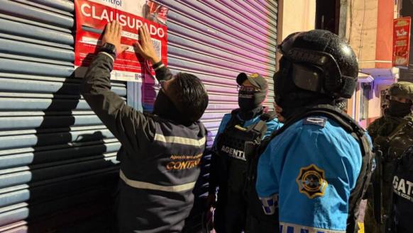 locales clausurados en Quito