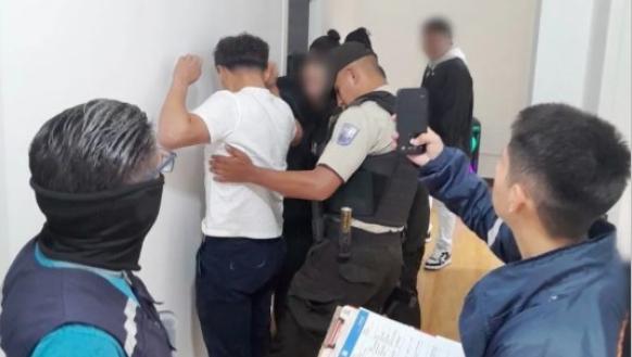 clausura de una concesionaria en Quito