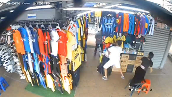 Asalto a vendedora de camisetas en la Bahía