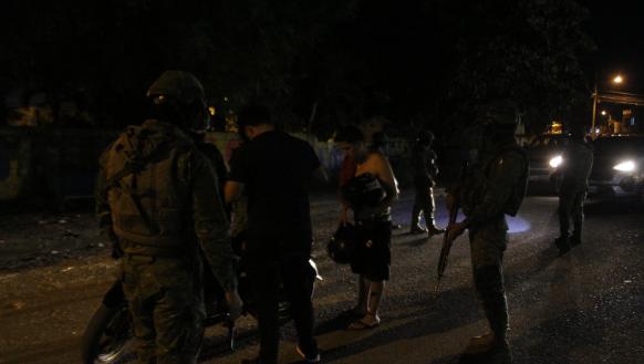 toque de queda en Ecuador