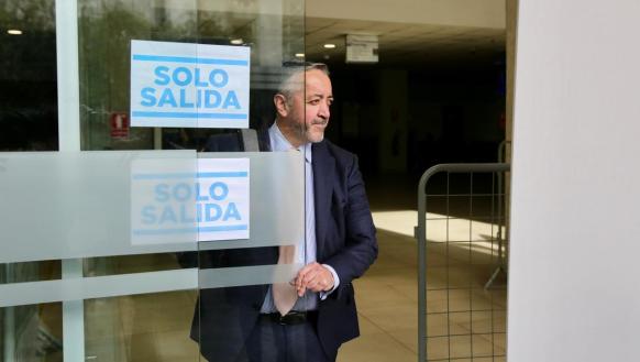 Ramiro García, abogado de Aquiles Álvarez, dijo que acudirá a la cárcel del Encuentro para continuar con la audiencia de juicio de este 22 de marzo de 2026.