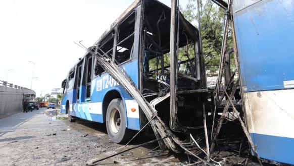 incendio en bus de Metrovía