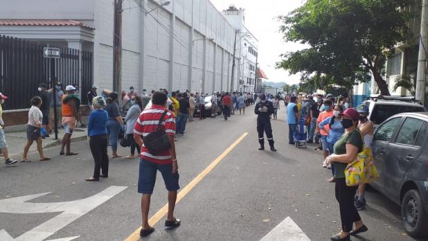 supermercados aglomeraciones coronavirus guayaquil